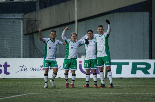 Puerto Montt se mantiene como líder tras goleada a Trasandino 