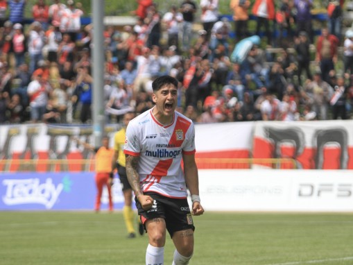 Curicó Unido logra valioso triunfo ante Wanderers